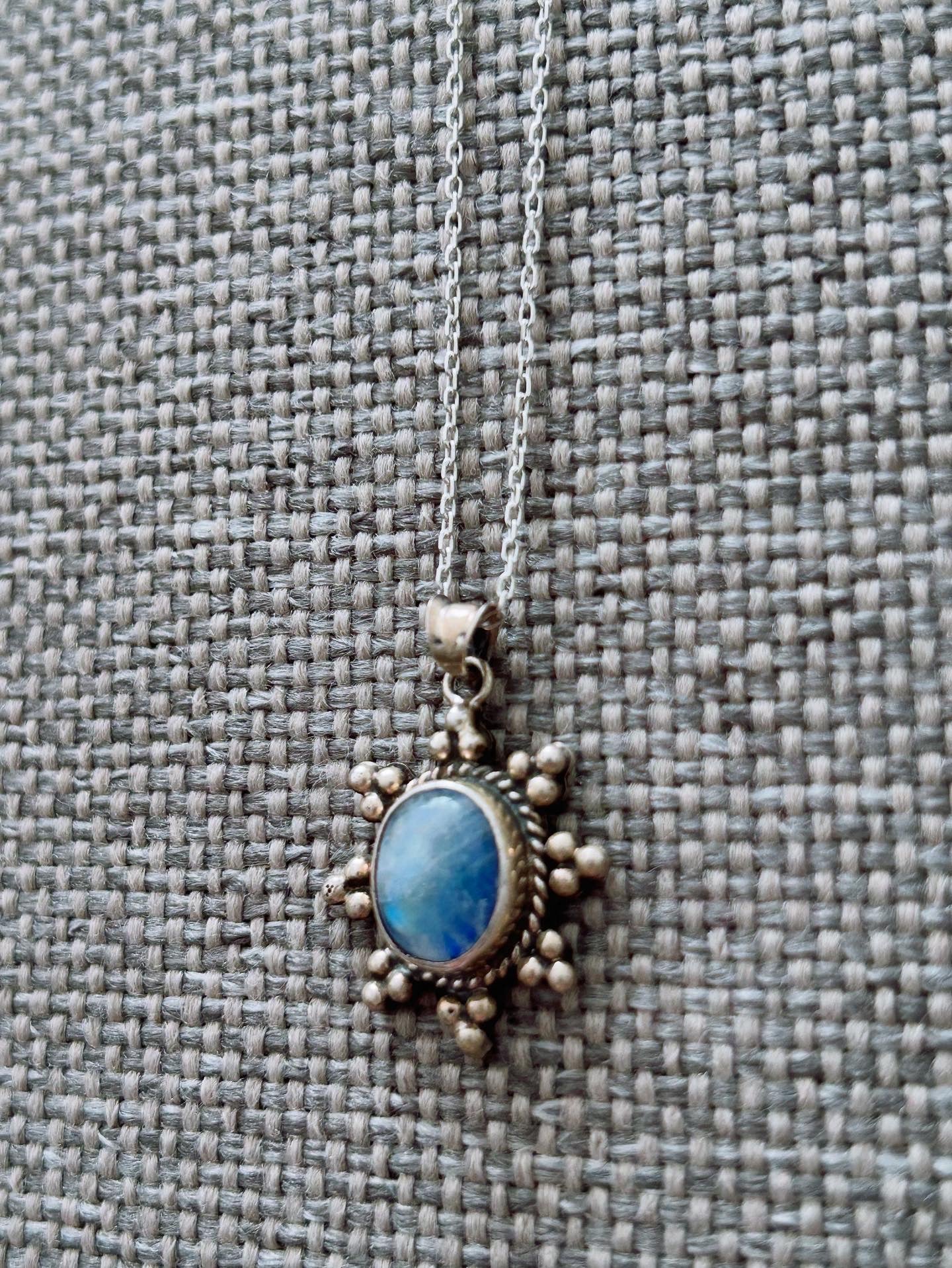 Ay Taşı Gümüş Kolye