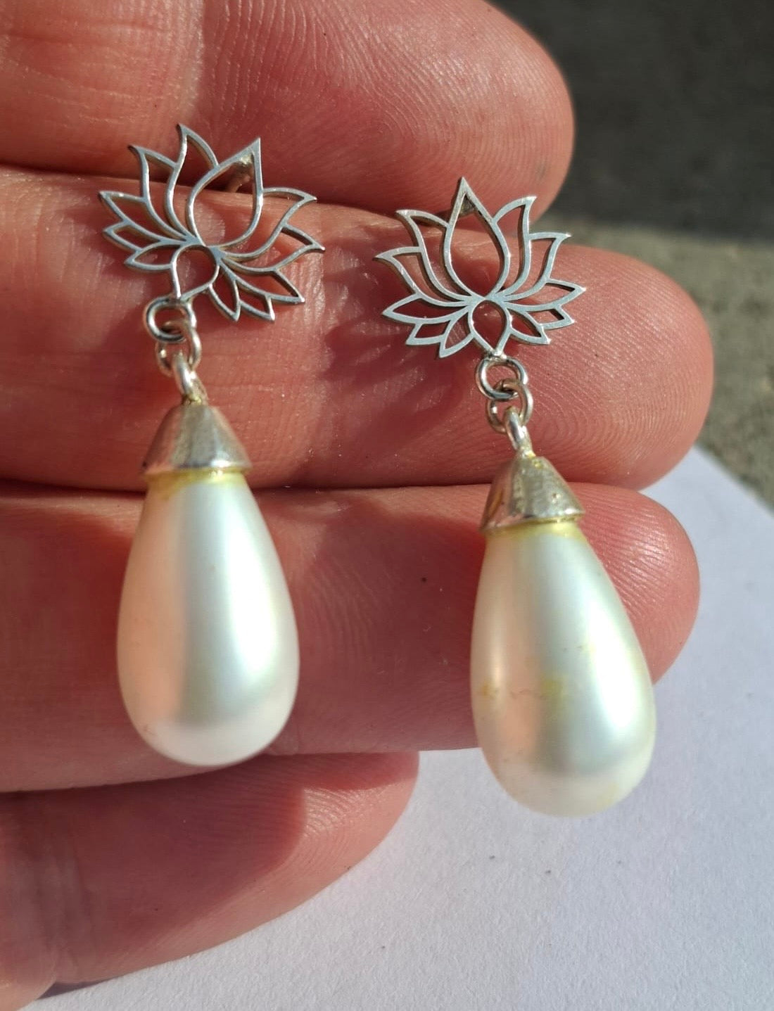 İnci Lotus gümüş küpe