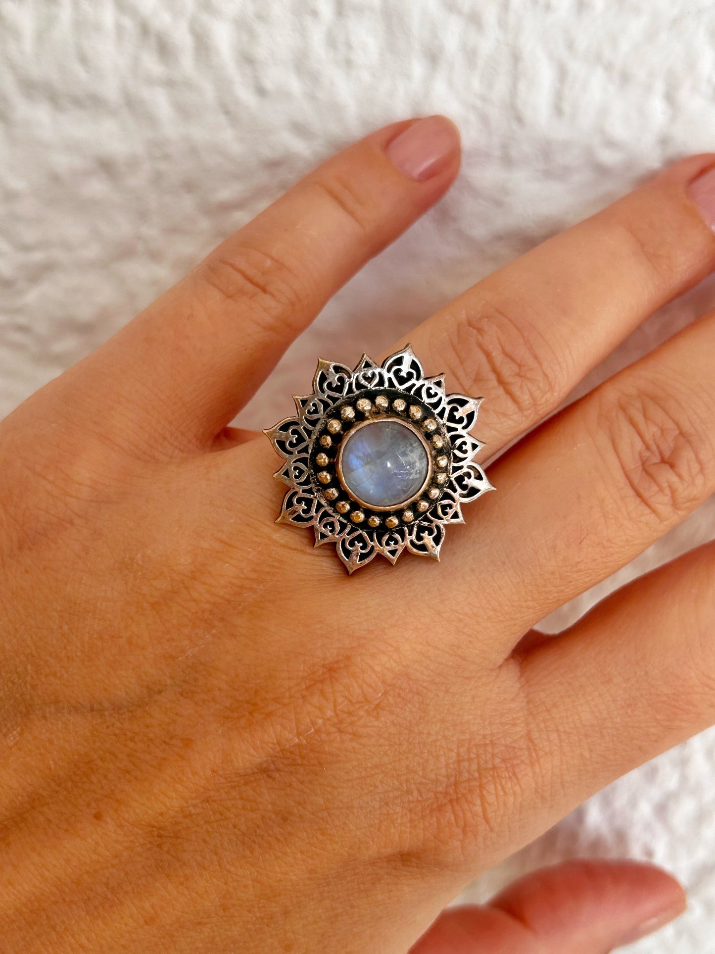 Ay taşı tasarım yüzük