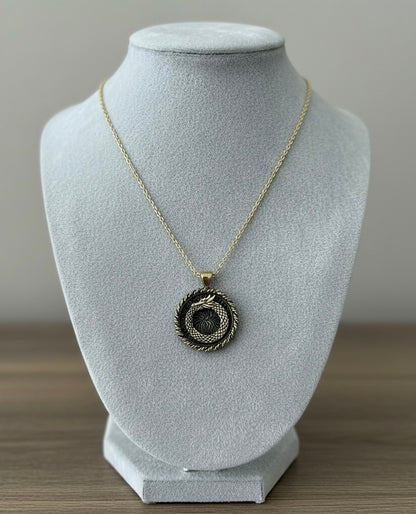 Antik Ouroboros gümüş kolye