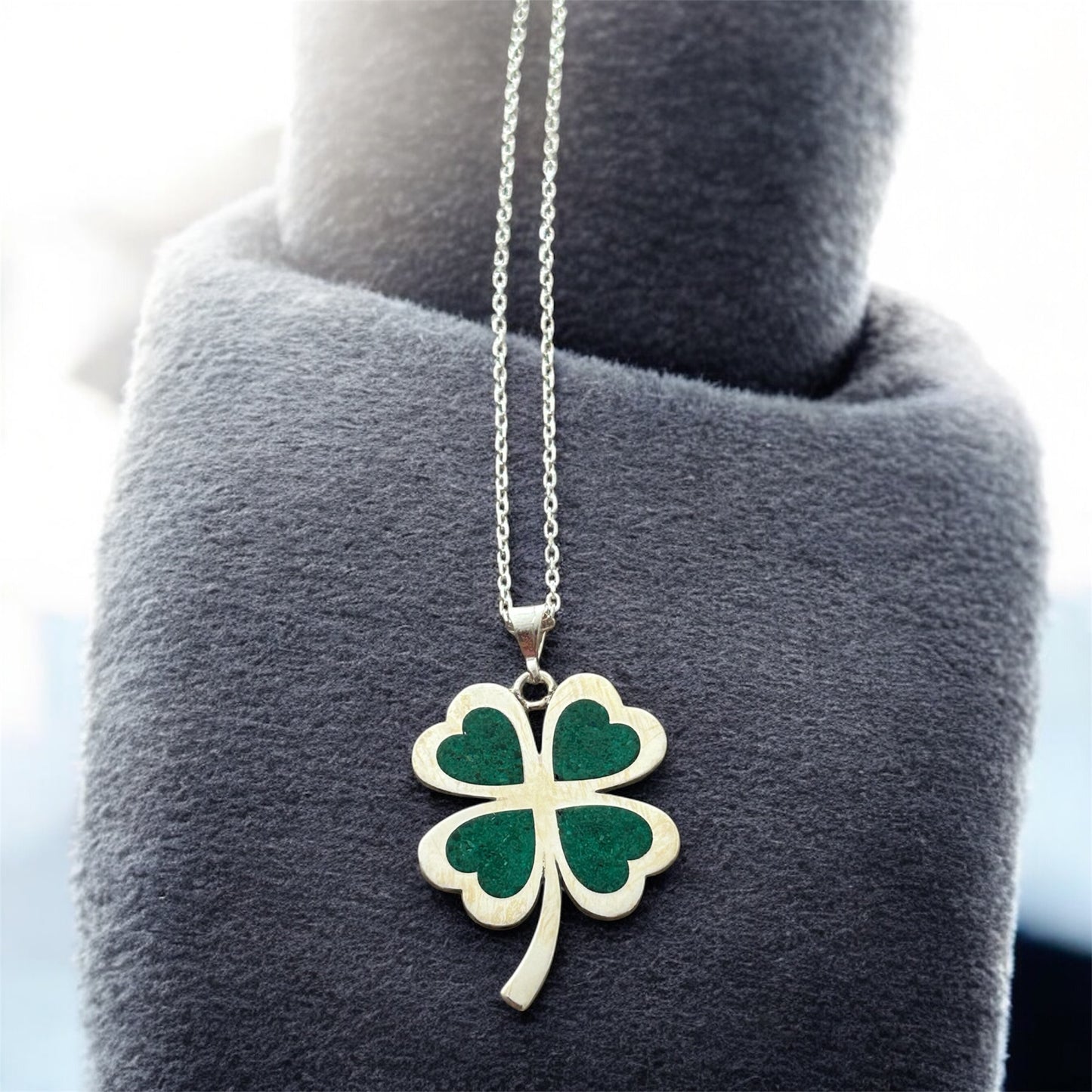 Malahit Yonca gümüş kolye