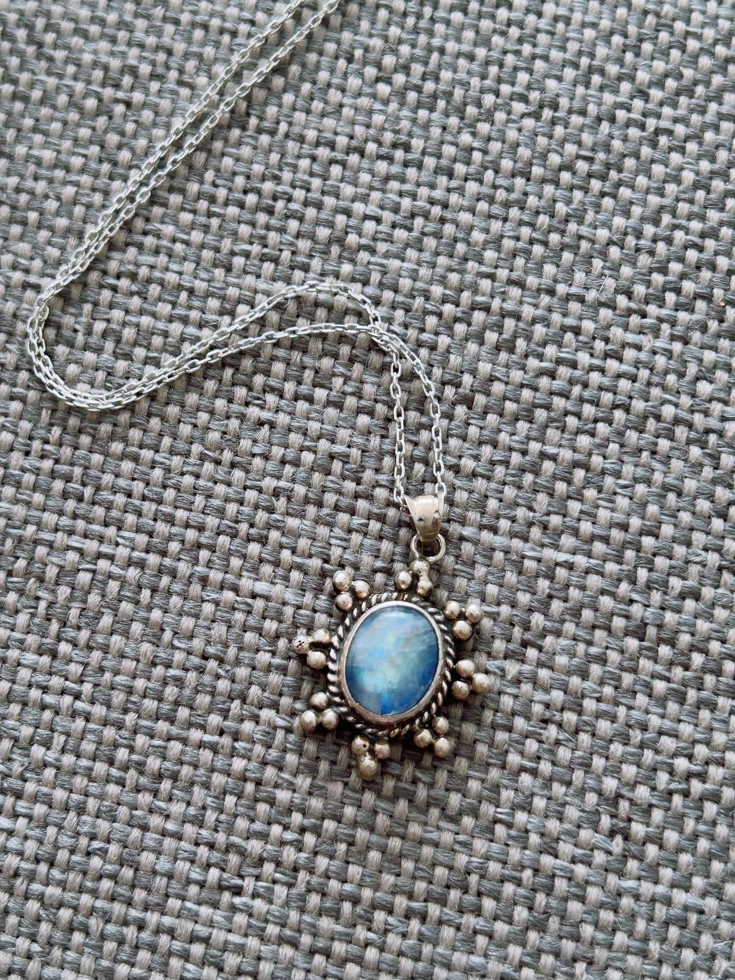 Ay Taşı Gümüş Kolye