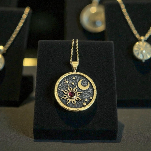 Lal taşı Güneş & Ay antik kolye