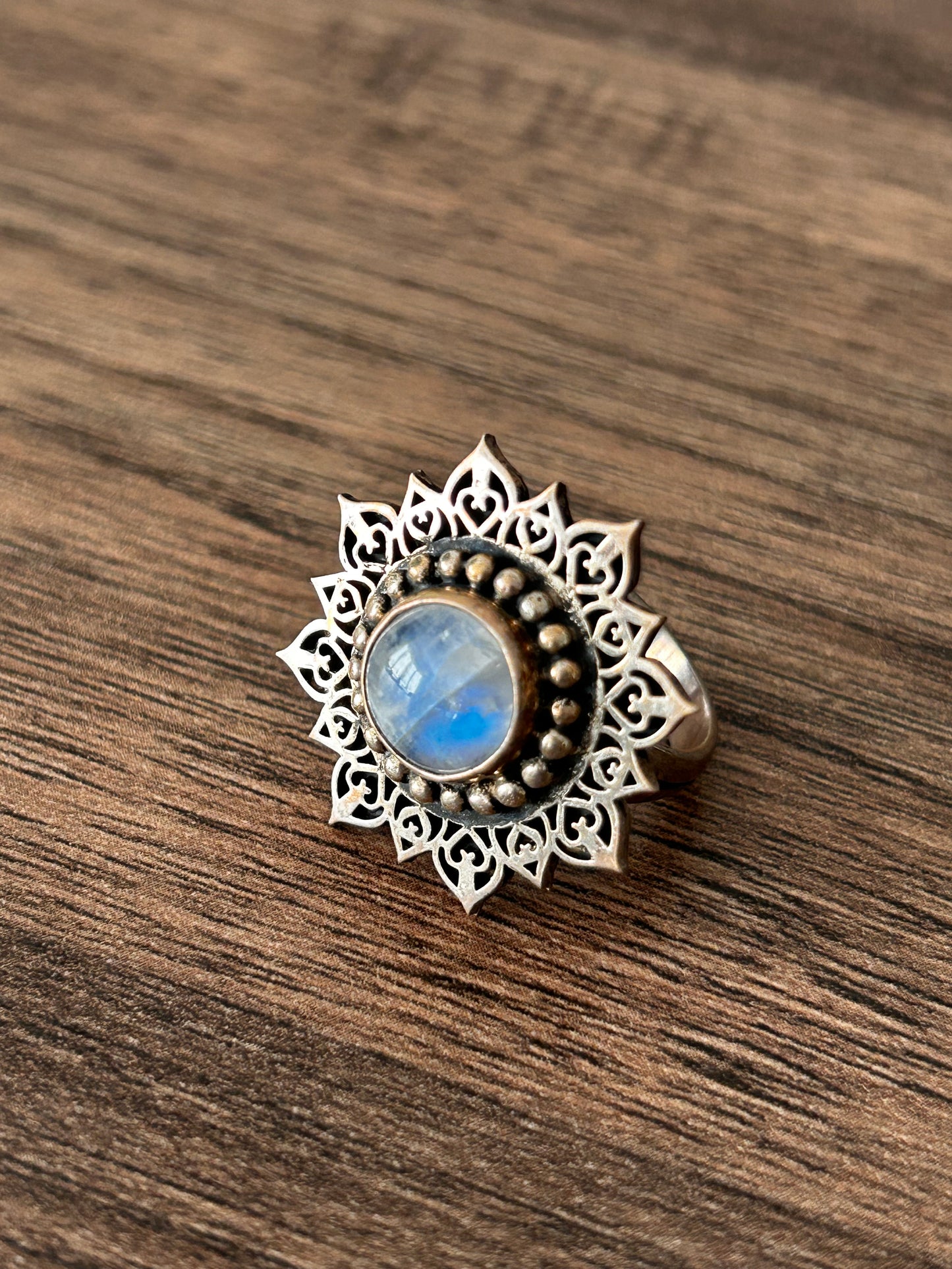 Ay taşı tasarım yüzük