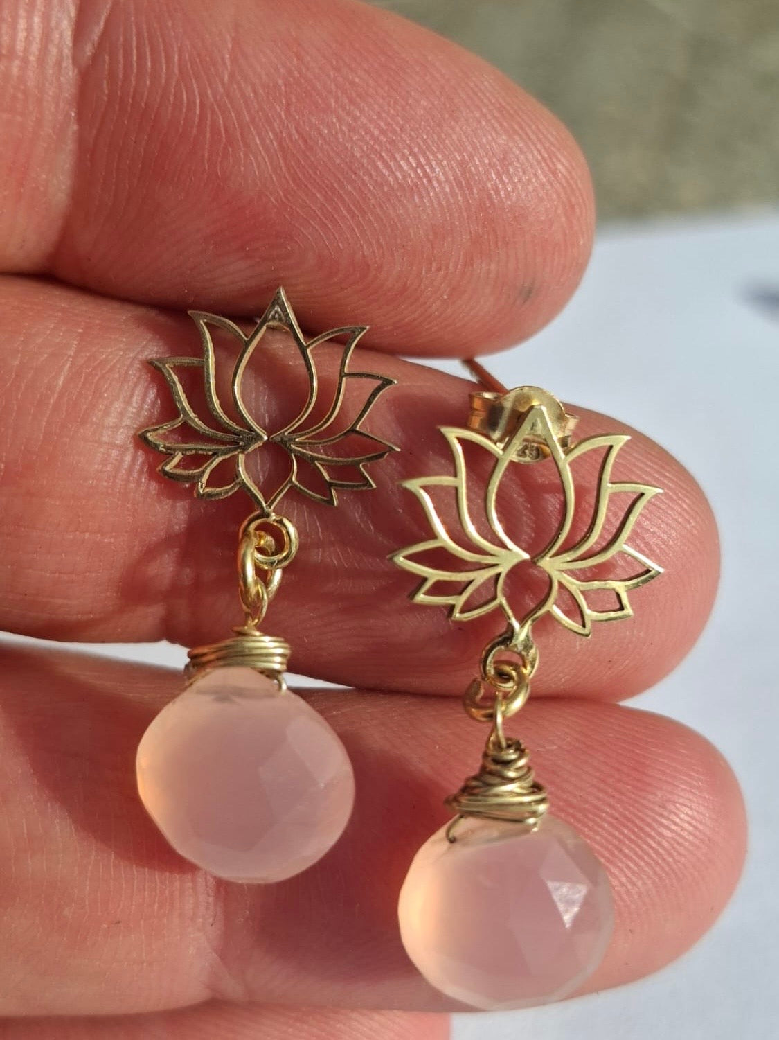 Pembe Kuvars Lotus gümüş küpe